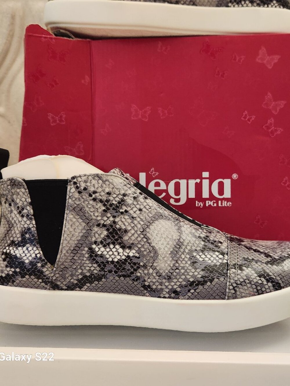 Alegria "Parker" Slip on Sneakers. Gray Snake. EU 3/US 7-7.5. NIB